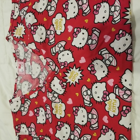 Hello kitty junior scrub top - Picture 2 of 3